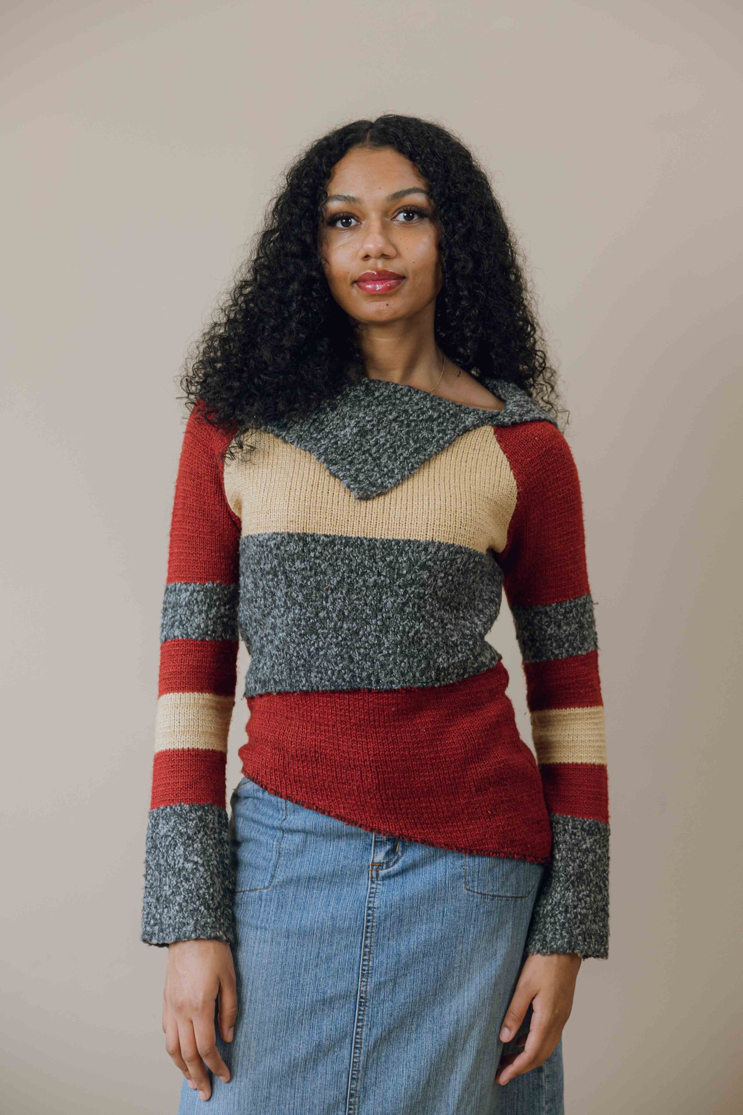 Block colour asymmetric hem jumper