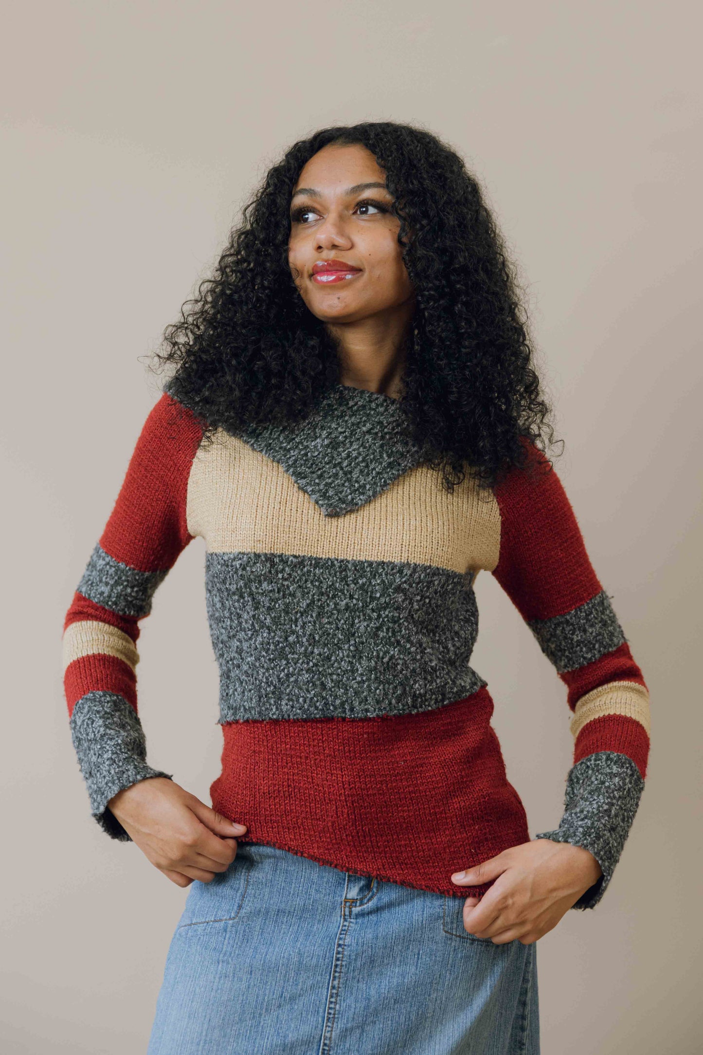 Block colour asymmetric hem jumper