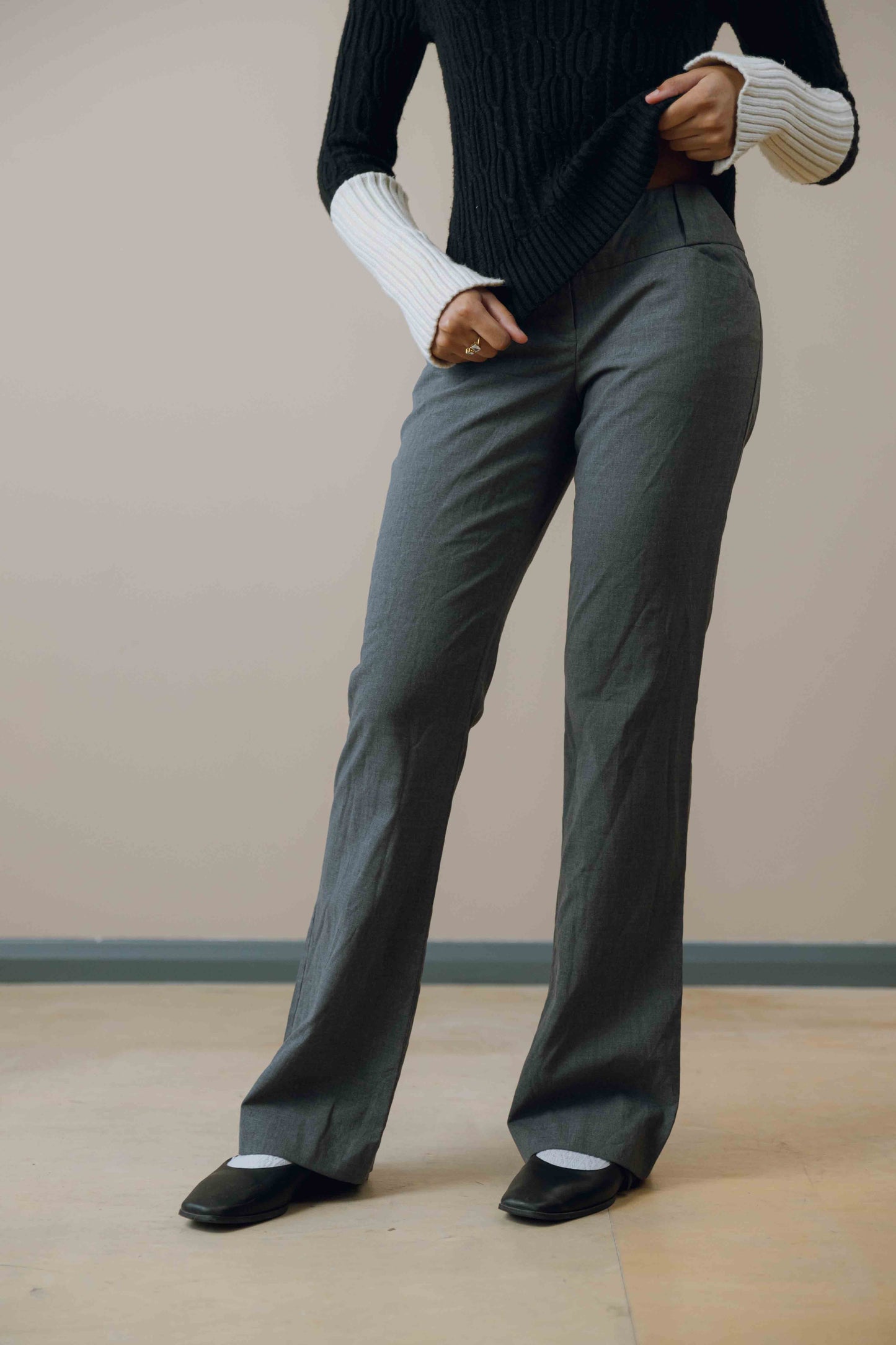 Low rise bootcut tailored trousers