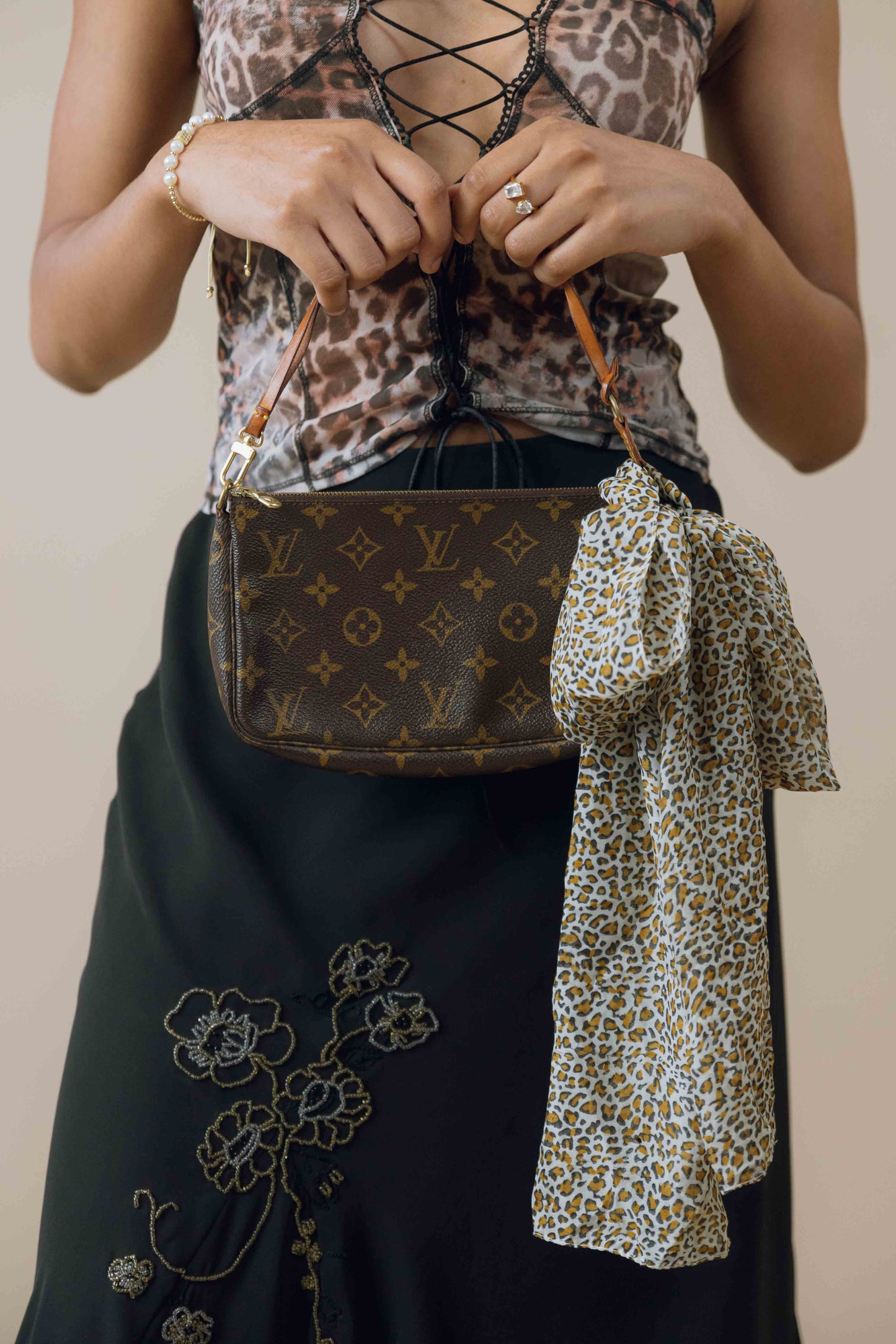 Leopard print mesh scarf